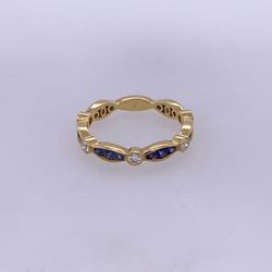 18k Yellow Gold Sapphire Womans Band 