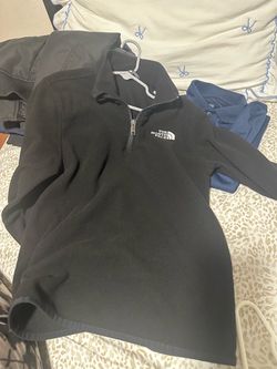 The North Face boys large 1/4 Zip