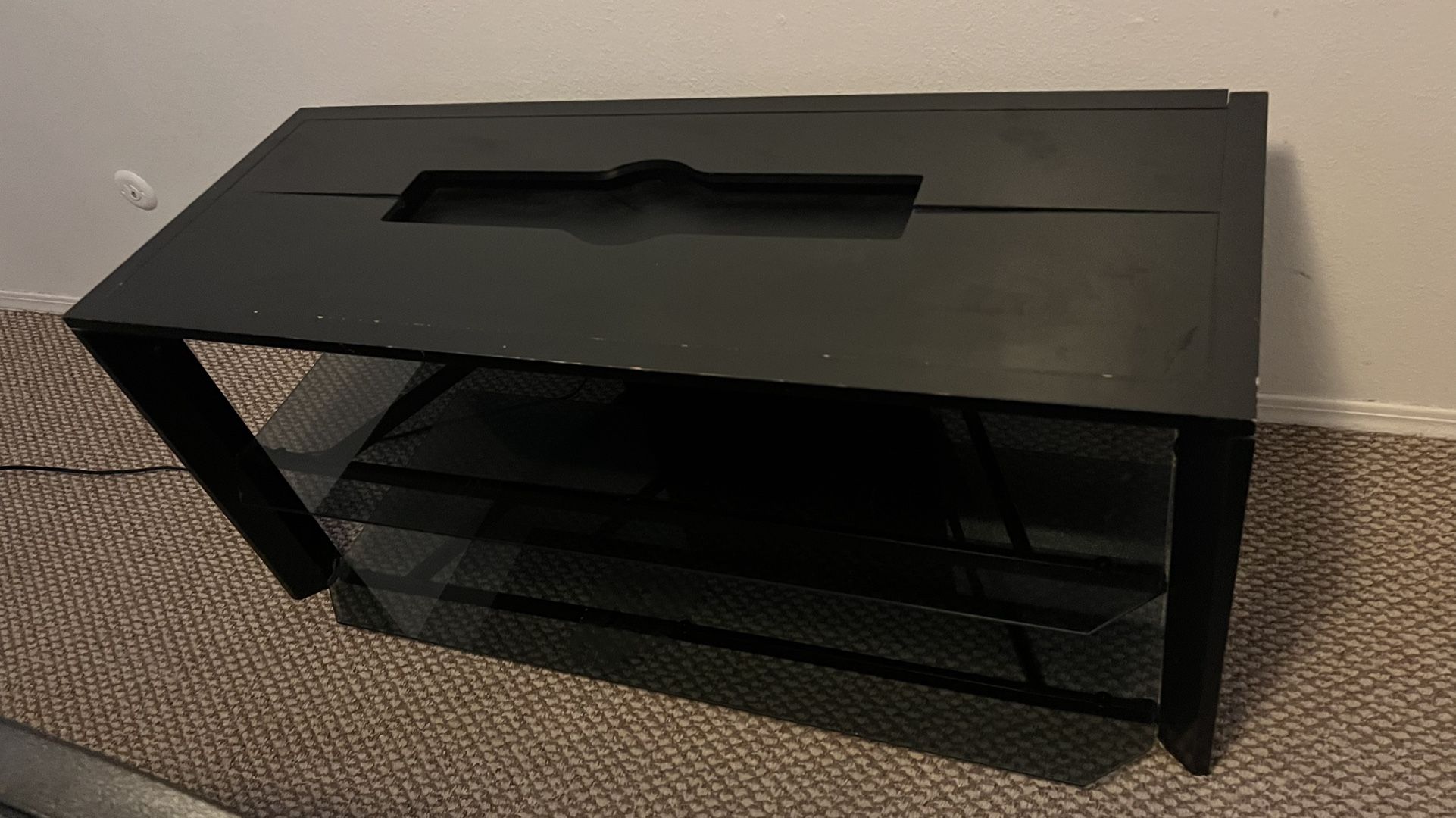 Tv stand/entertainment center