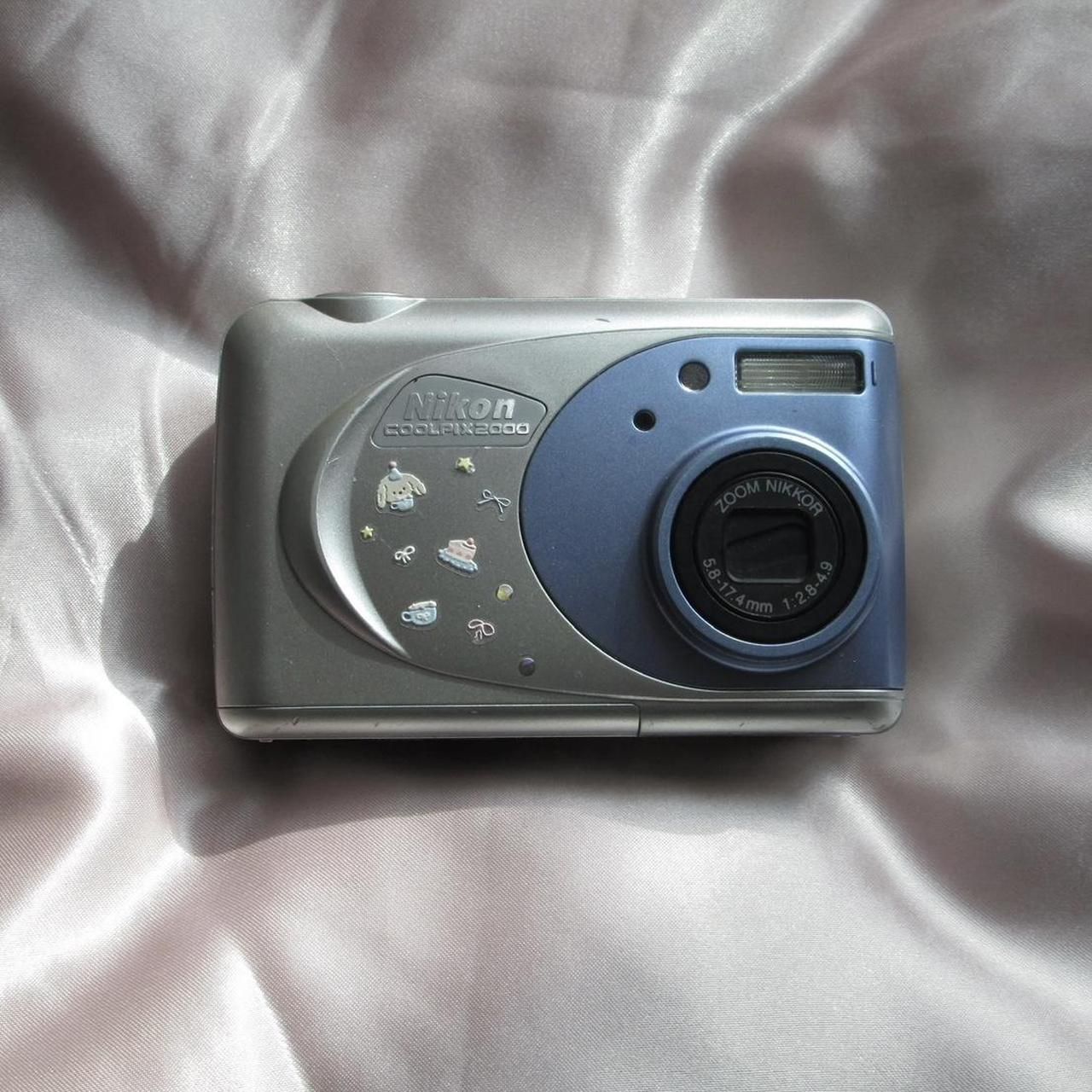 Nikon Grey and Silver Cameras-and-accessories(L168)