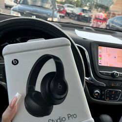 Black Beat Headphones 