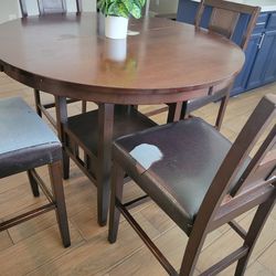 Barstool Table And 4 Chairs