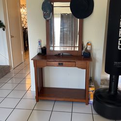 Entry table - Vanity Table -