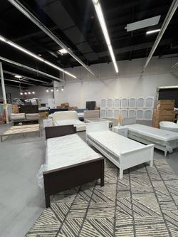 MUEBLERÍA EN PAGOS ! APLIQUÉ SIN COMPROMISO RECIBA UN DESCUENTO CON ESTA PUBLICACIÓN SOLO $0-$95 DOWN