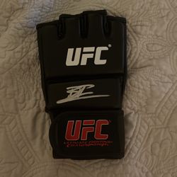 Jiri Prochazka Signed UFC Glove (JSA Witnessed)