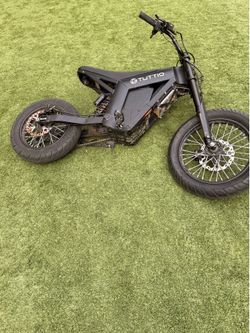 Tuttio SE Supermotos TRADING FOR MODDED RAZOR 650