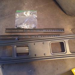 37"-80" Full Tilt/swivel Wall Mount