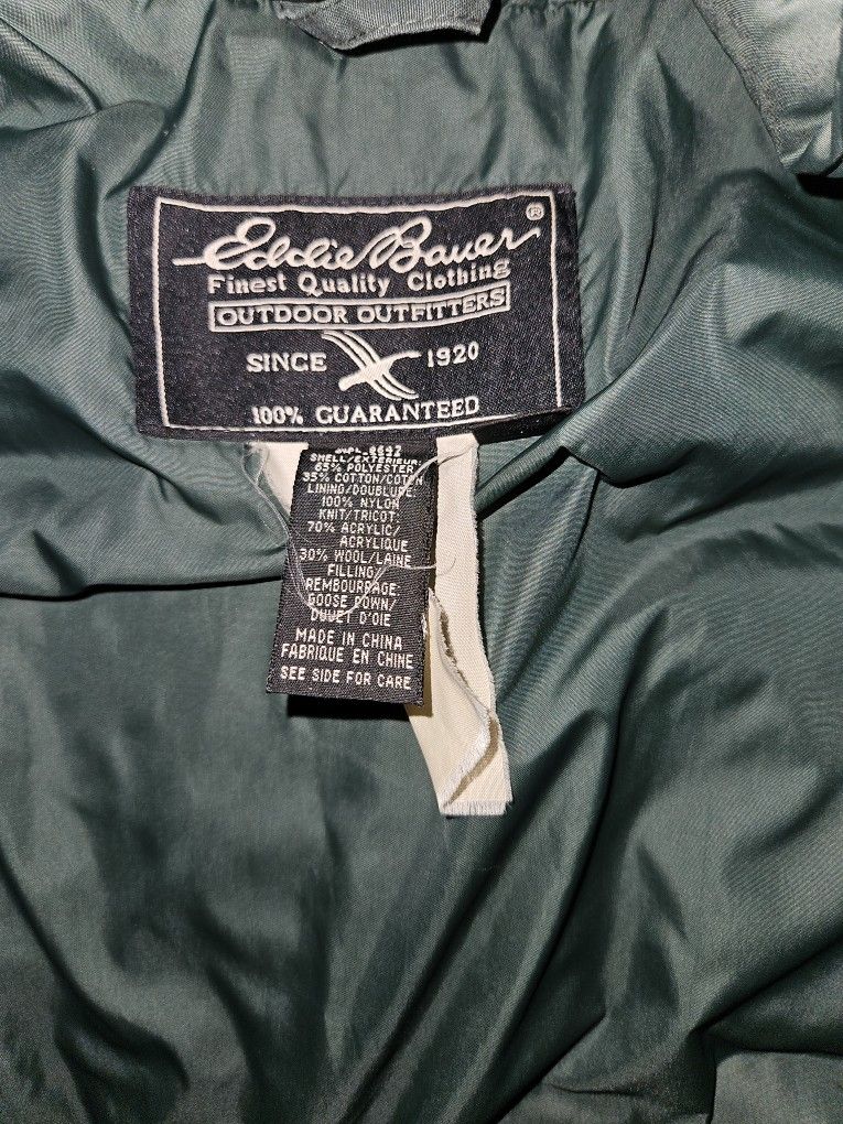 OFFICIAL Eddie BAUER ORIGINAL BEAR COAT for Sale in Friendly MD