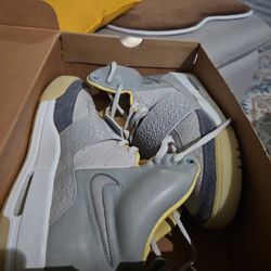 Nike Air Yeezy Zen Grey Size 9