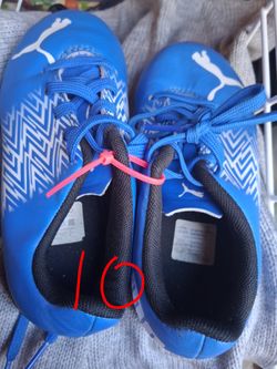 Boys Cleats Size 10