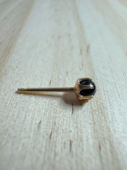 14k Gold Stud
