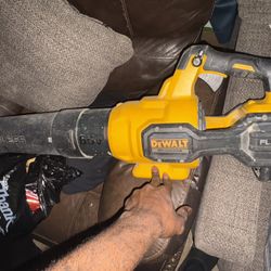 Dewalt  20v Max 125 Mph
