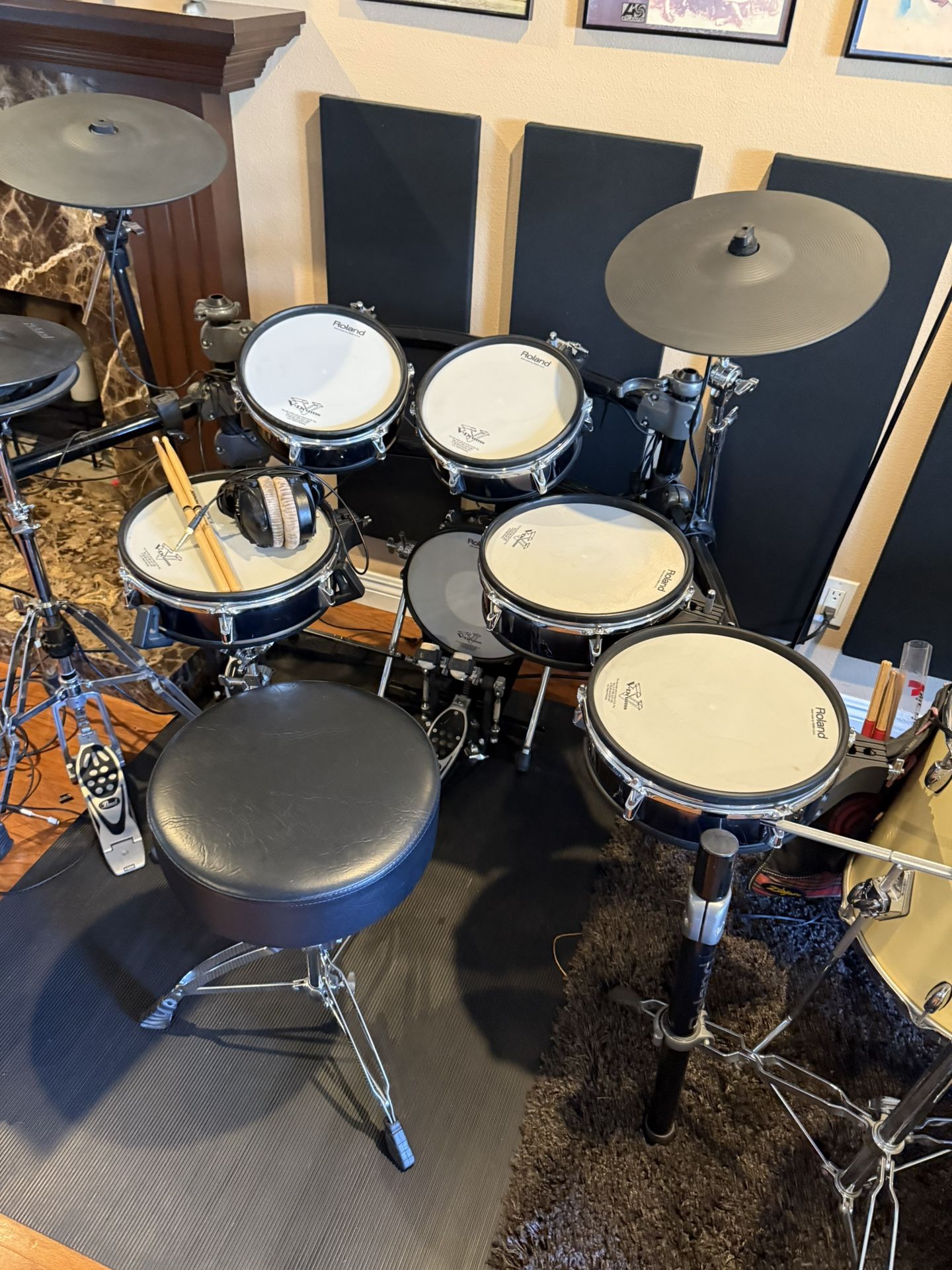 Roland  TD 20 12 Piece Drum Set & Roland V Speaker