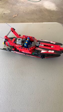 Lego technic power boat