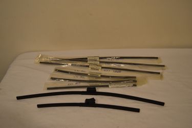 Infiniti G37 Coupe Oem Wiper blades pair with refills