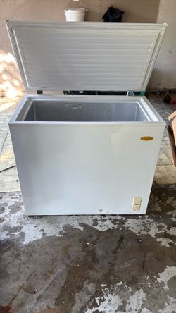 Clean  and working Deep freezer