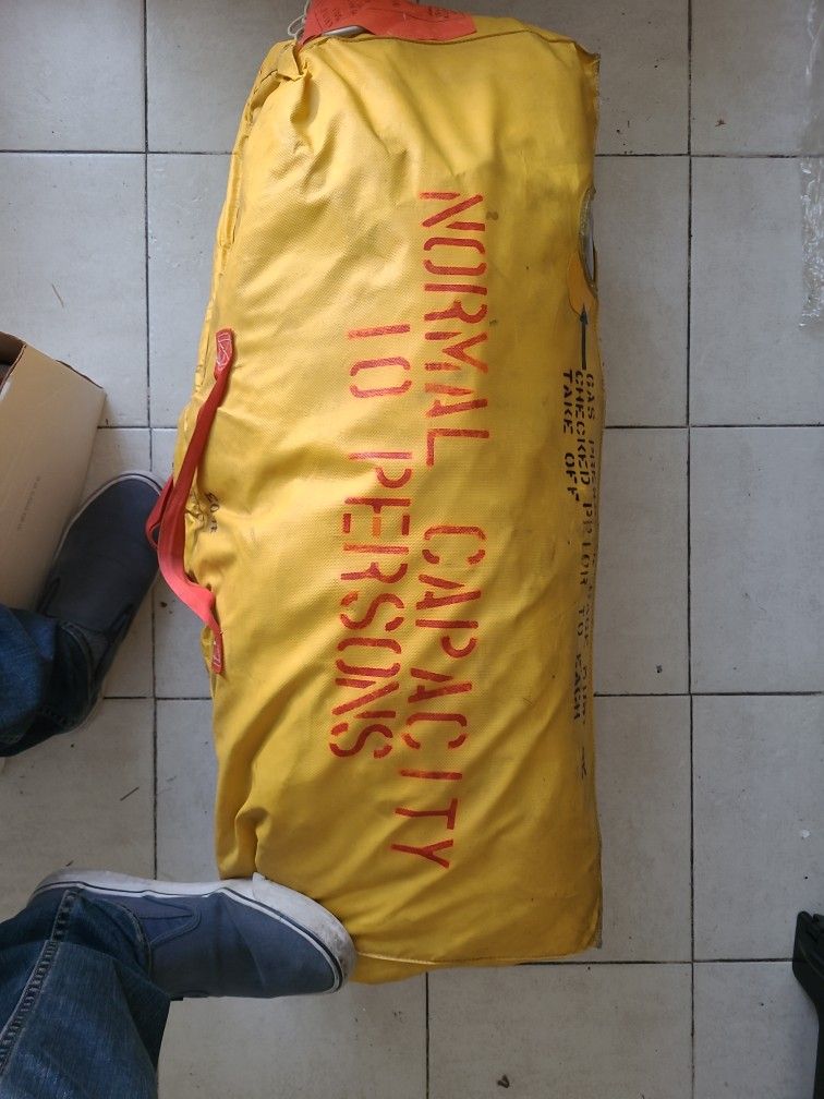 Raft - Inflatable 10 Person Emergency