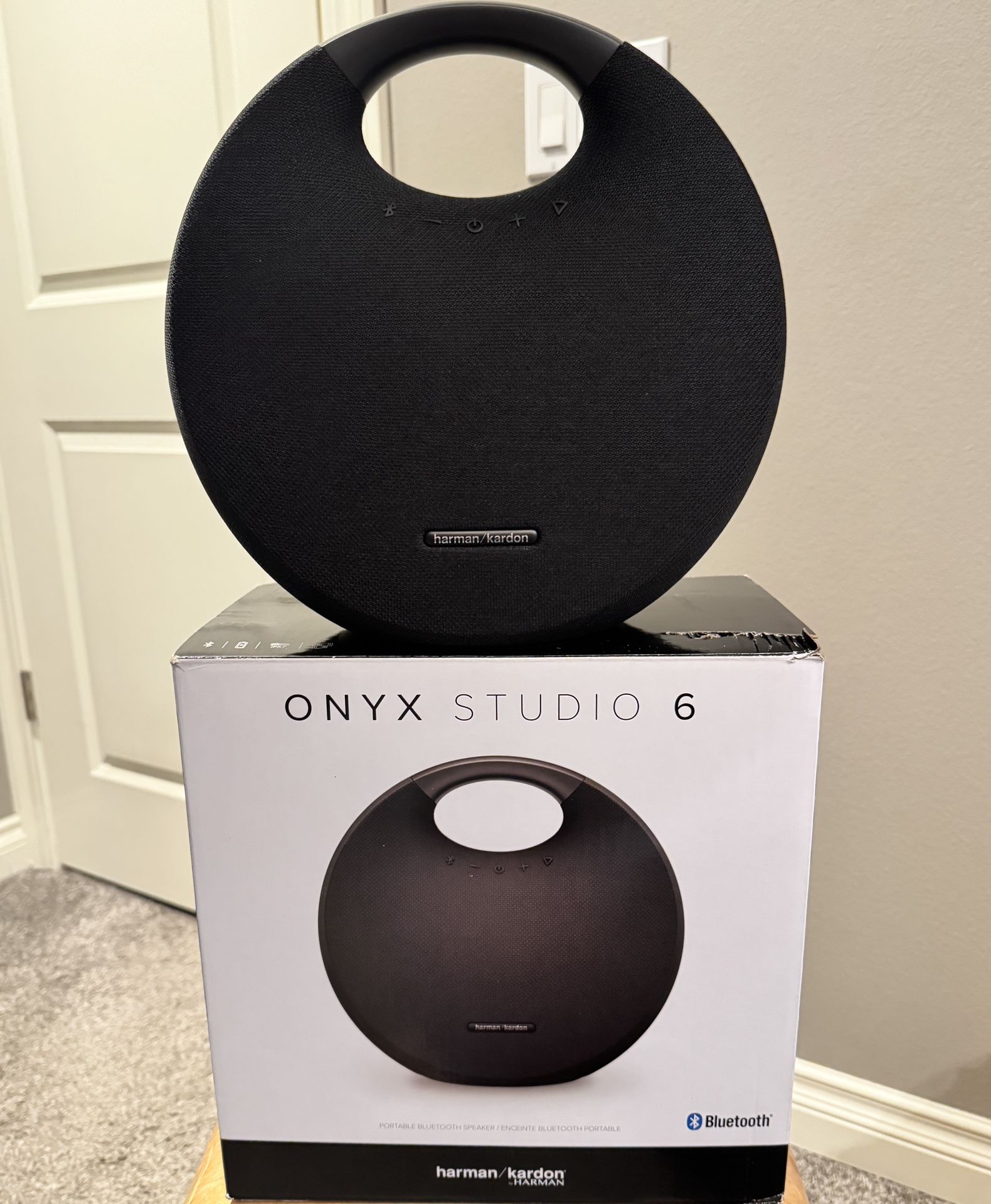 Harmon Kardon Onyx Studio 6 Bluetooth Speaker 