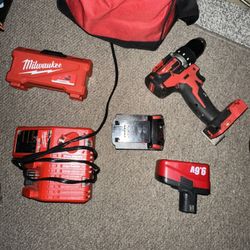 ‼️‼️ MILWAUKEE DRILL SET WITH EXTRA BITS‼️‼️ 