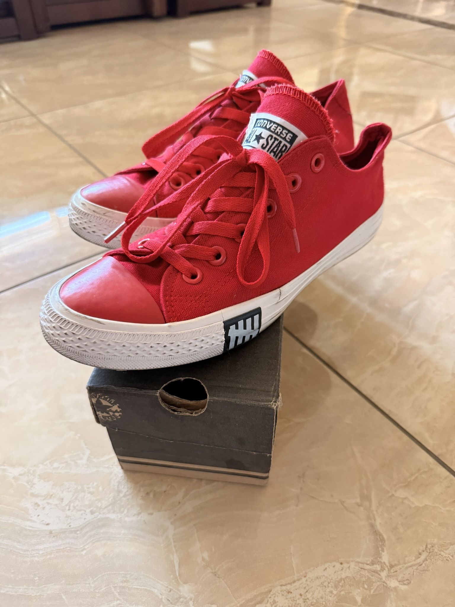 Converse X Undefeated - Size 41 - Great Condition