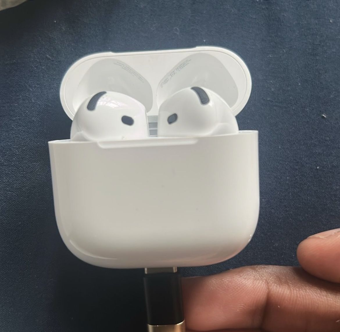 Apple AirPods 4th Gen – Fast Pair, Great Sound, Low Price!