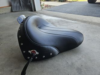 Harley-Davidson Softail Solo Seat