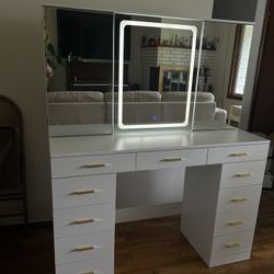 Makeup Vanity With Hidden Mirror Storage 