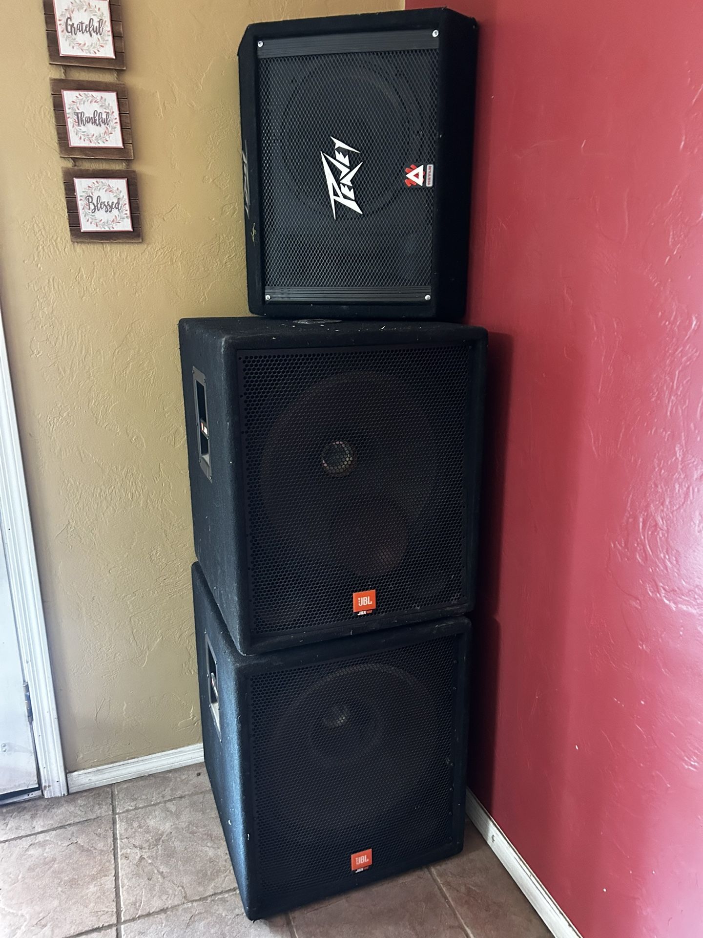 JBL JRX 100 speakers with monitor