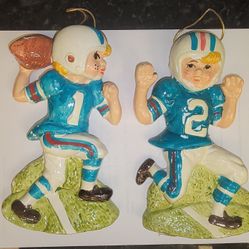 Vintage 1973 CHALKWARE  Football Player Set of 2  JAPAN