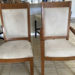 4 Dining Chairs 