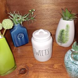 Rae Dunn Sweets Potery