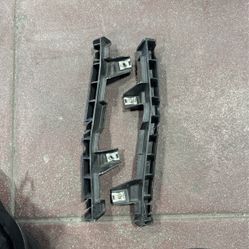 Alfa Romeo Giulia Headlight Bracket 