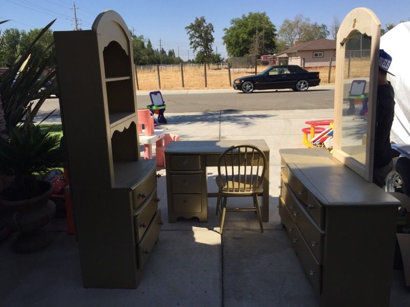 Hutch, Desk, Chair, Dresser, Night Stand.