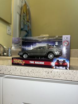 Jada Toys Back To The Future Delorean Time Machine Diecast Model Car [New] 1:32 Scale Thumbnail