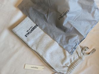 ESSENTIALS SHORTS