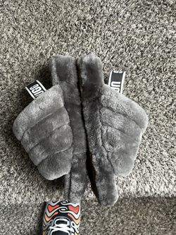 UGGS slippers