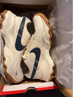 Nike TC 7900 Women’s Size 9 - New in Box