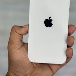 iPhone 15 White