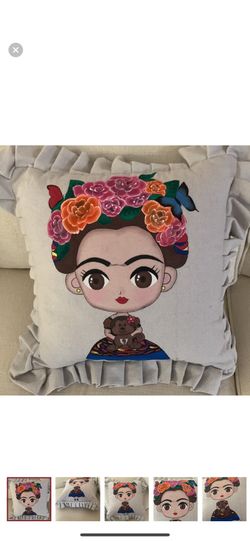 BEAUTIFUL HAND PAINTED FRIDA DECORATIVE PILLOW NEW