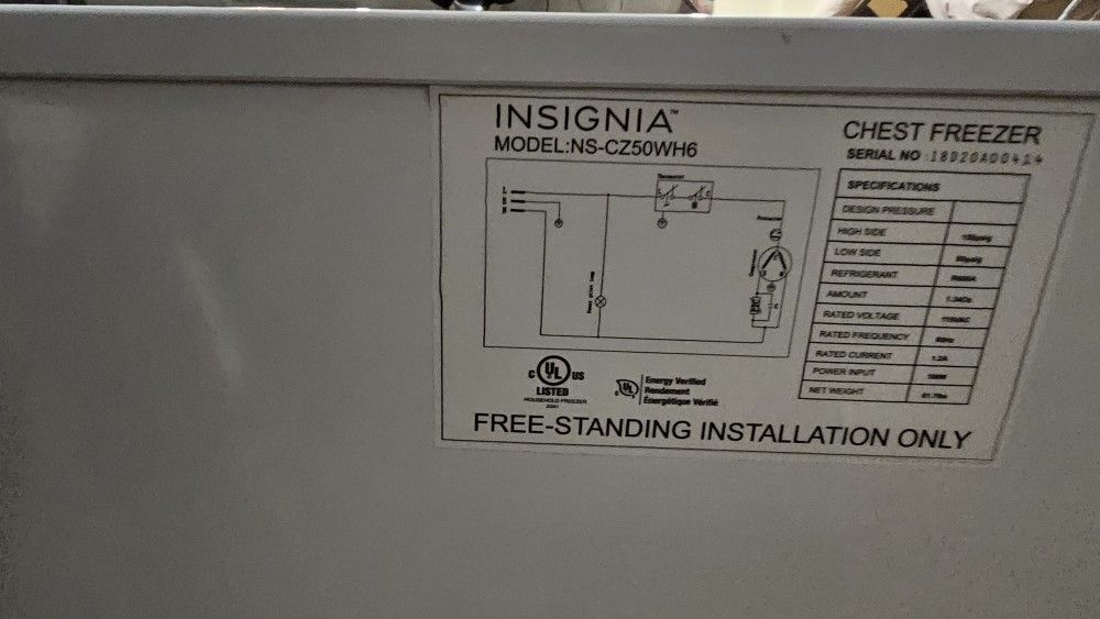 Insignia Chest Freezer 5 Cu ft for Sale in Lynnwood, WA OfferUp