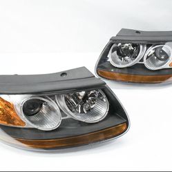  07-12 Hyundai Santa Fe Black Amber Headlights OEM Styles