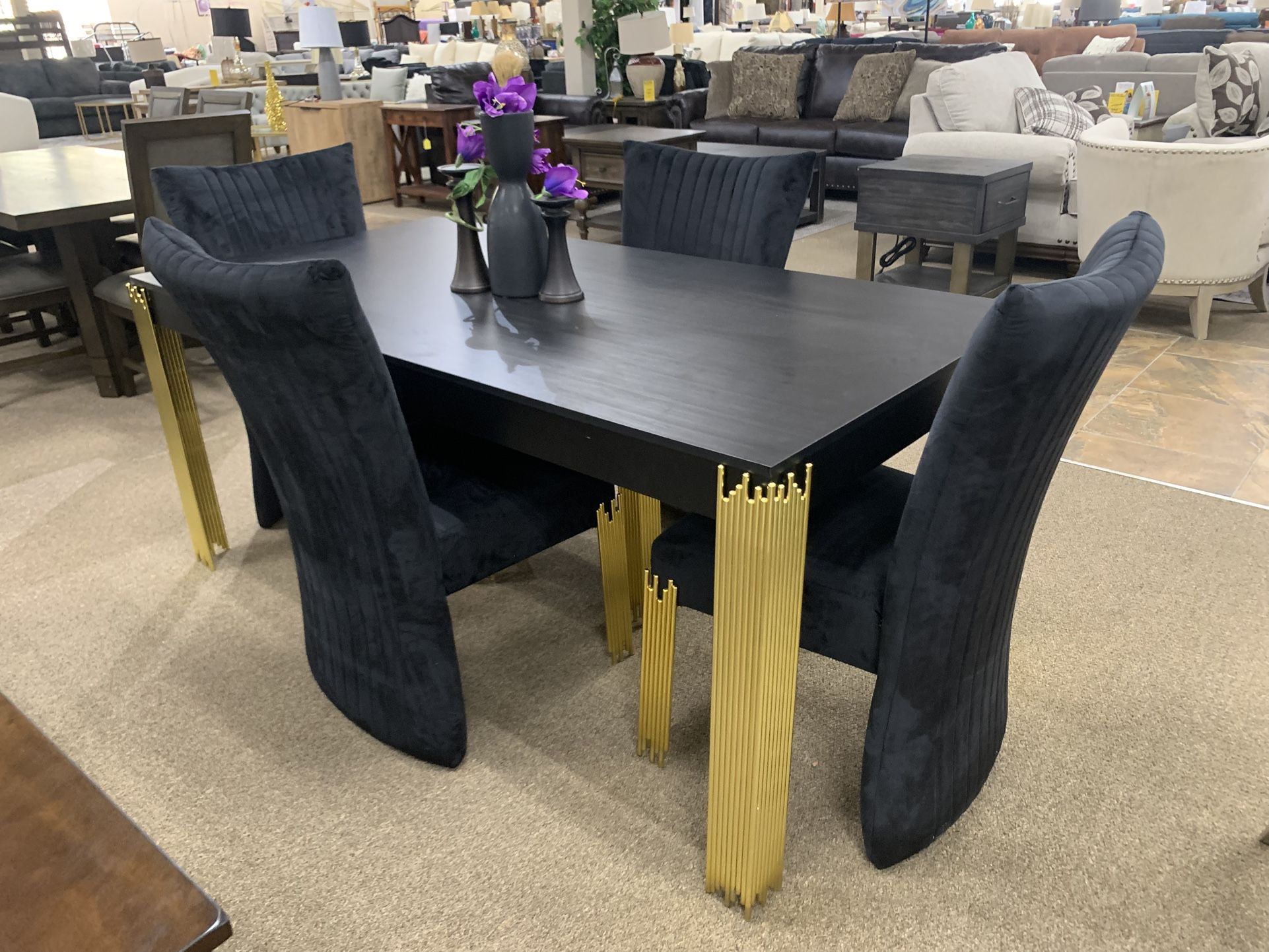Dining Tables 699.99