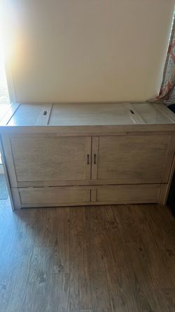 Cabinet Murphy bed