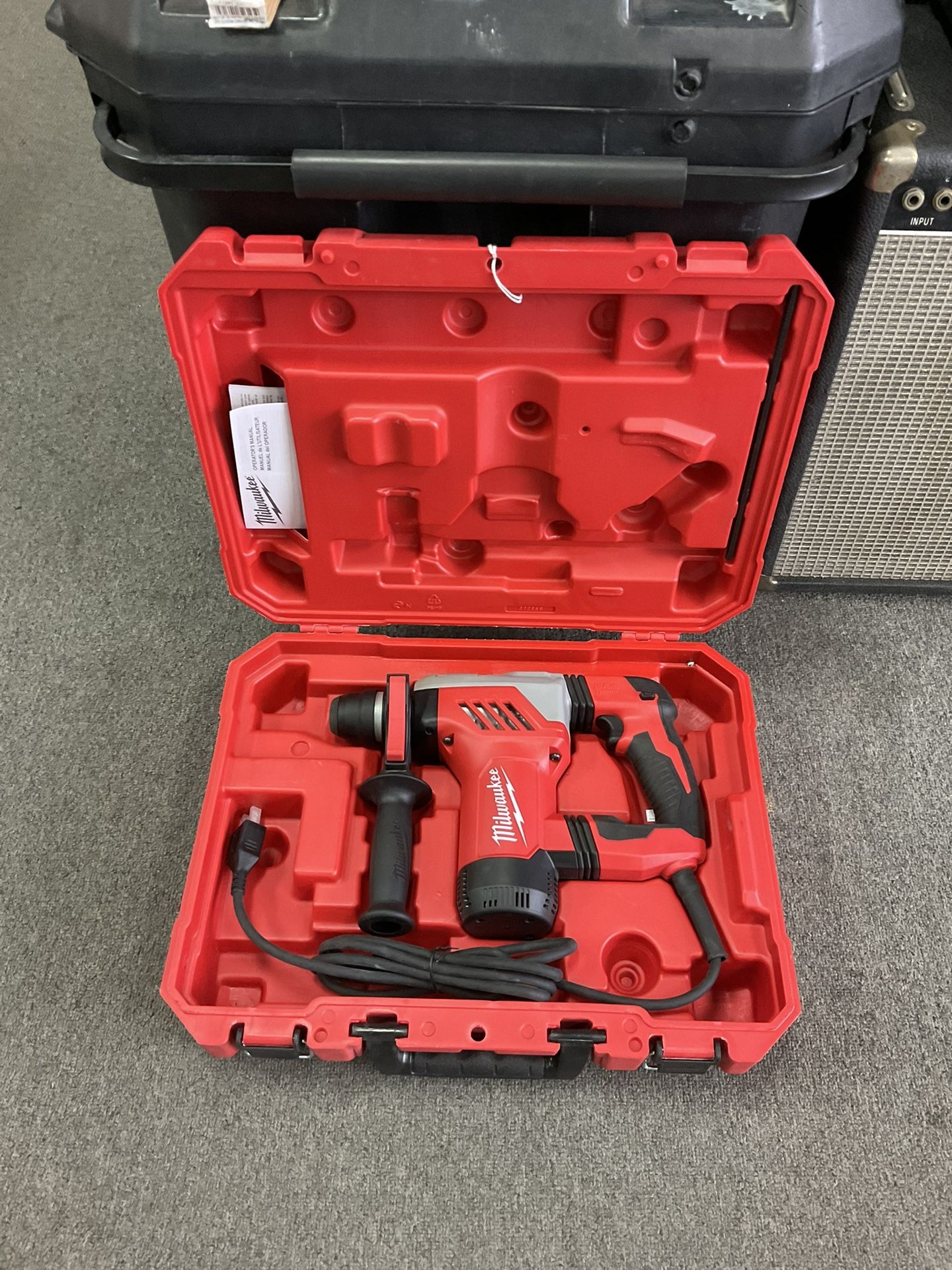 Milwaukee 1-1/8” Corded Rotary Hammer Drill LNIB