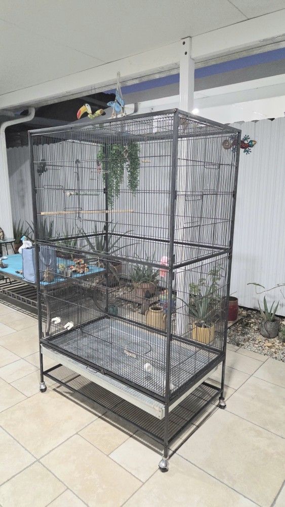 Large Bird Cage.........JAULA GRANDE PARA PAJAROS
