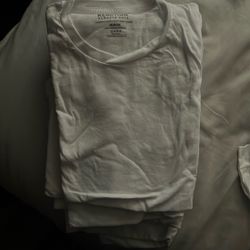 6 Medium White Kenneth Cole T-Shirts