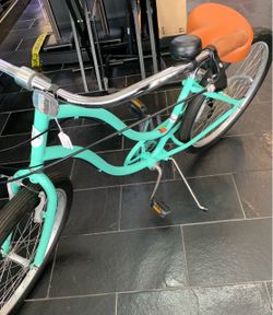 Tuesday 7-Spd Medium Beach Cruiser Comfy Bicycle, Nice!