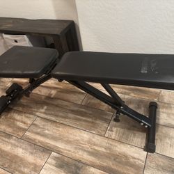 Adjustable Weight Bench 