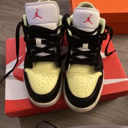 Nike Air Jordan 1 Low DH5927-006 Boys 7 Sneaker Dunk AF1 Blazer /size 7Y