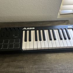 Alesis V25 25 Key MIDI Controller